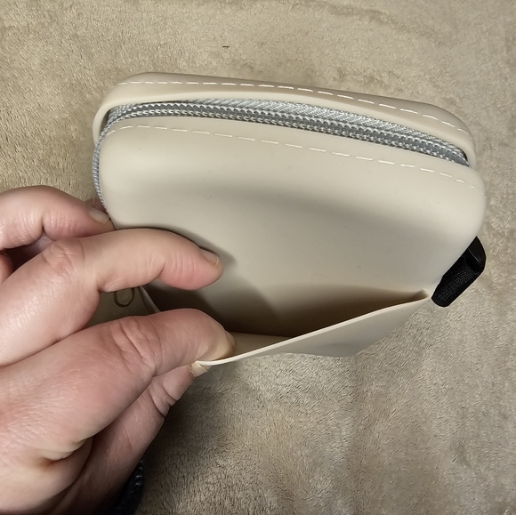 Stanley cup Silicone Wallet pouch in Taupe Color - Picture 5 of 5